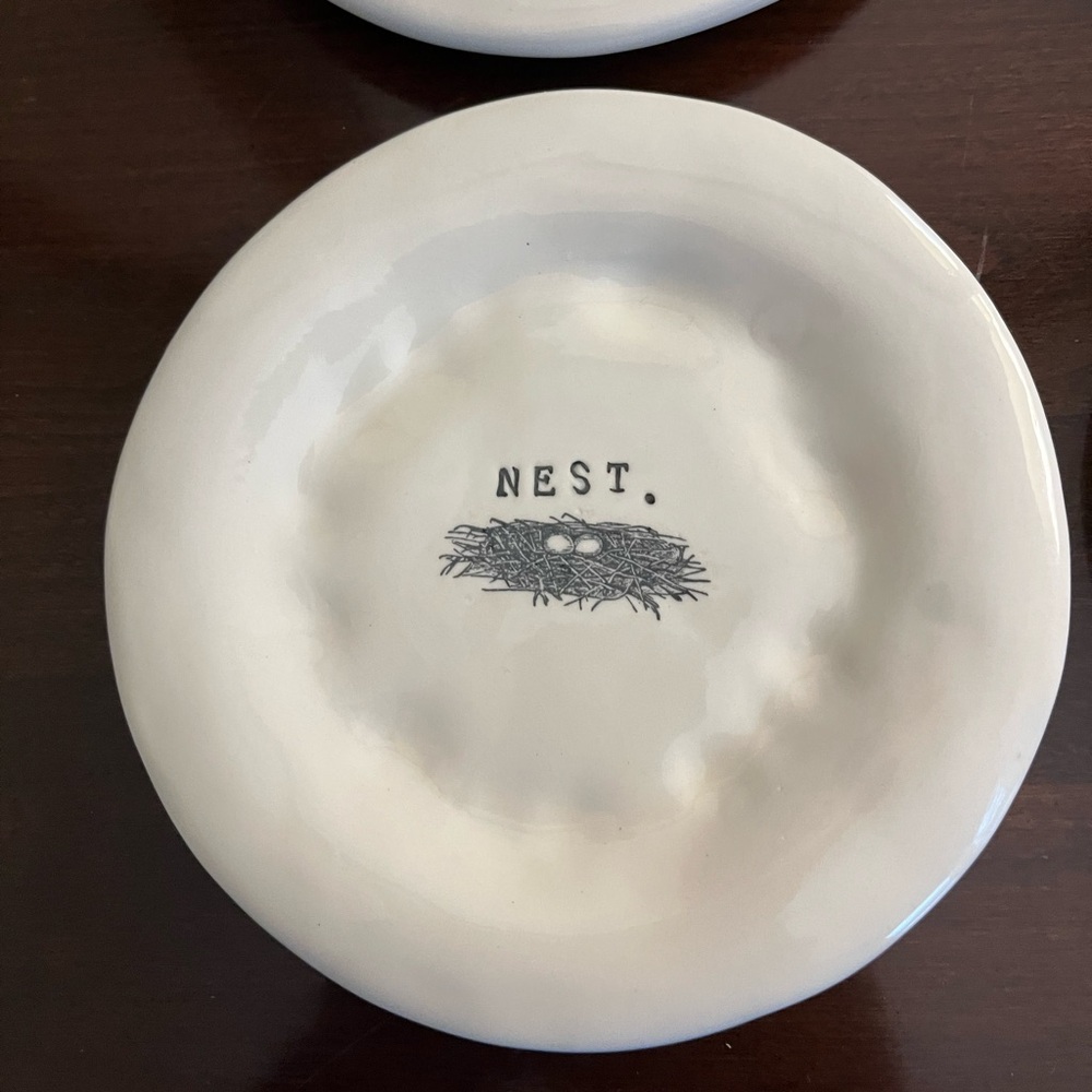 Rae Dunn M Studio ‘Nest.’ 6” Round Plates~Set of 4 - Picture 5 of 12